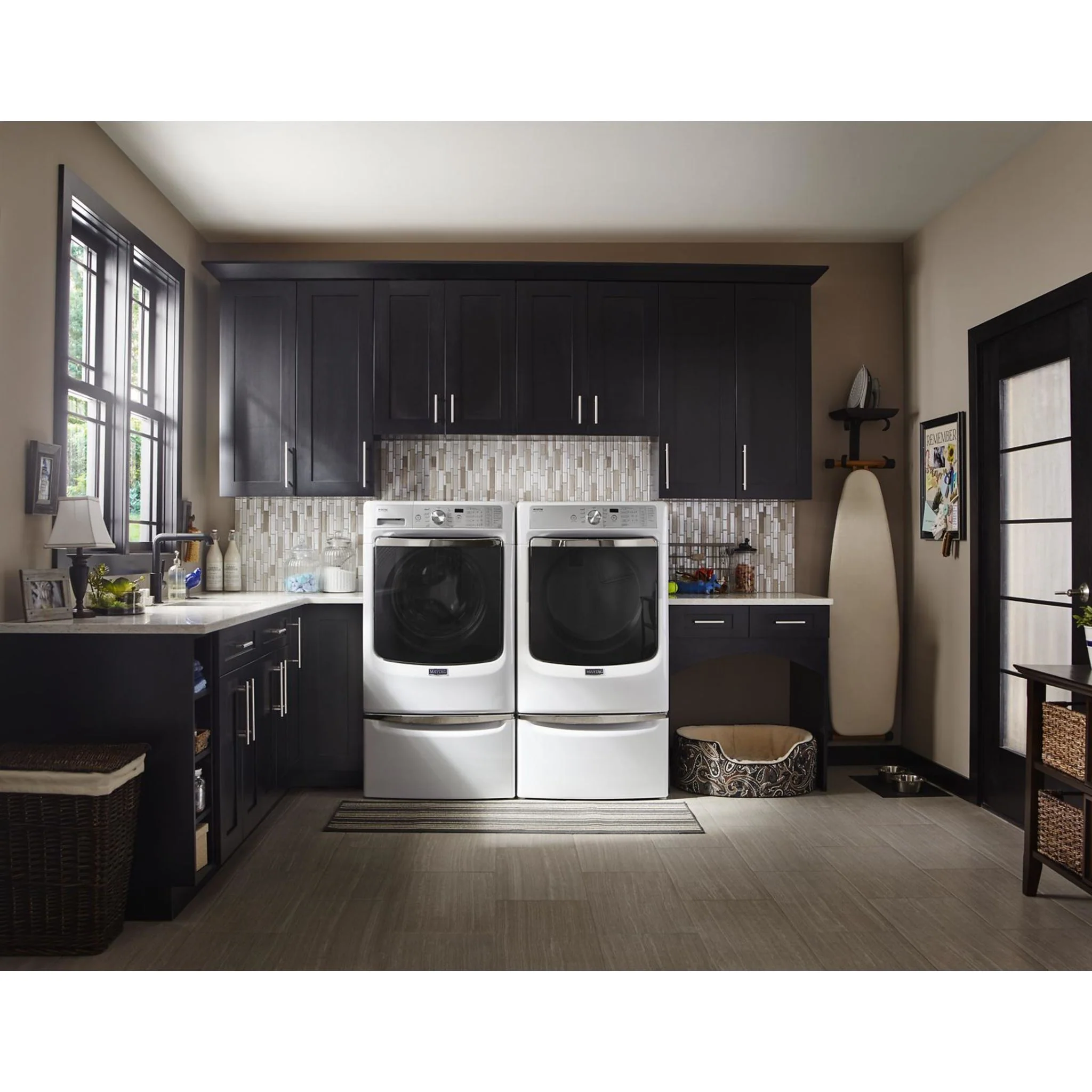 Whirlpool 15.5" (39.4 cm) Pedestal for Front Load Washer and Dryer with Storage -White with Chrome (XHPC155XW) - Image 156