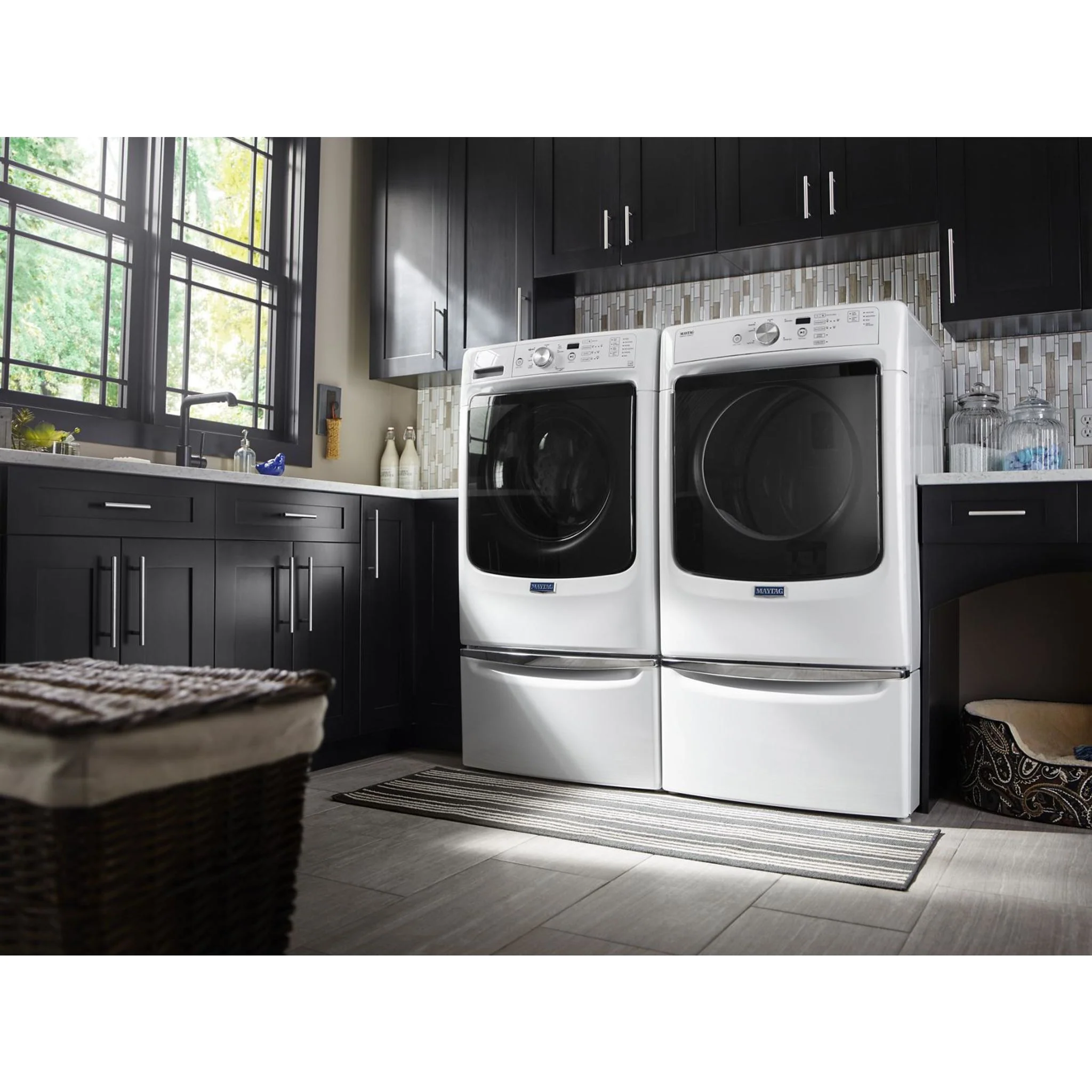 Whirlpool 15.5" (39.4 cm) Pedestal for Front Load Washer and Dryer with Storage -White with Chrome (XHPC155XW) - Image 53